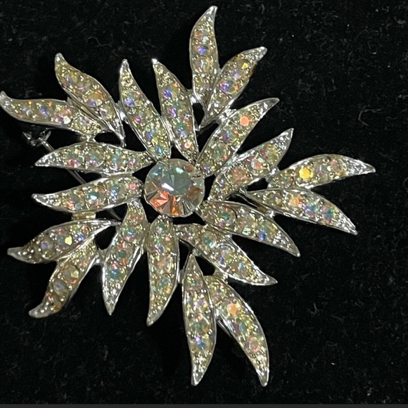 Sarah Coventry Vintage Starburst Rhinestone Pin Silver Tone - Picture 5 of 10